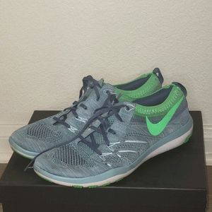 Nike Fly Knit Sneakers